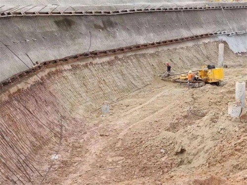黄南基坑边坡加固