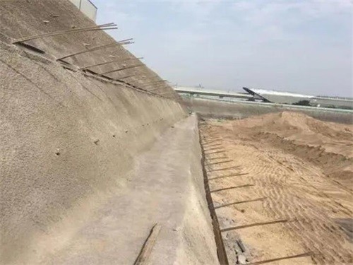 黄南河道边坡加固